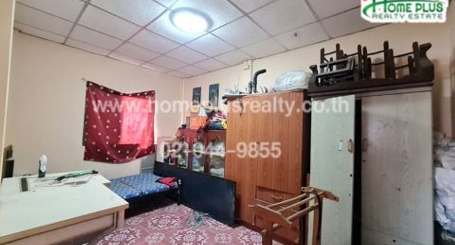 For sale 3 bedrooms townhouse in Nong Khaem, Bangkok