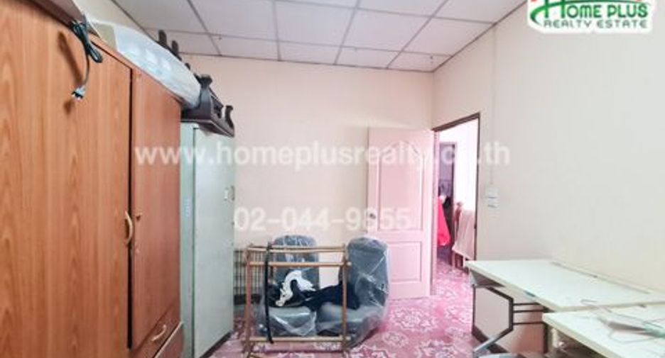For sale 3 bedrooms townhouse in Nong Khaem, Bangkok