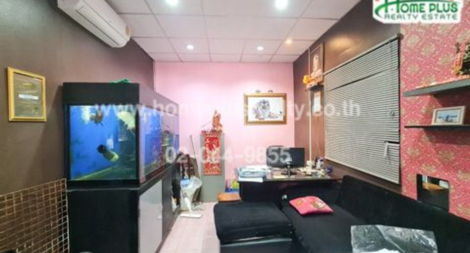 For sale 3 bedrooms townhouse in Nong Khaem, Bangkok