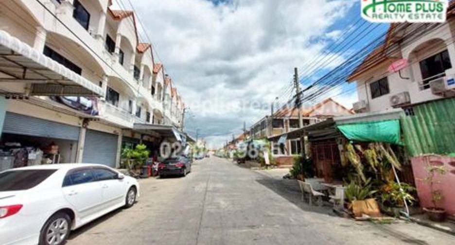 For sale 3 bedrooms townhouse in Nong Khaem, Bangkok