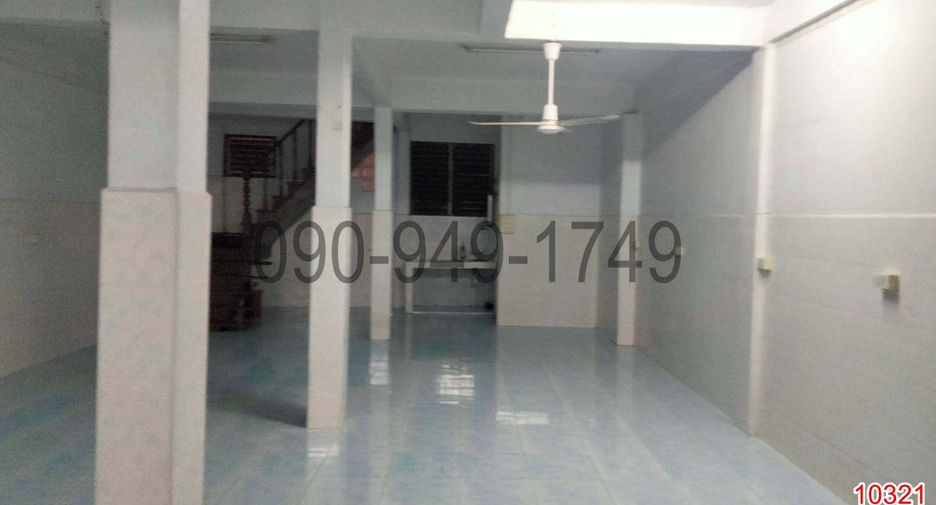 For rent 3 bedrooms house in Bang Khae, Bangkok
