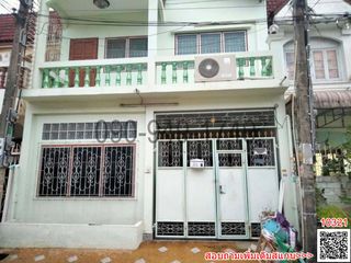 À louer 3 chambres maison à Bang Khae, Bangkok