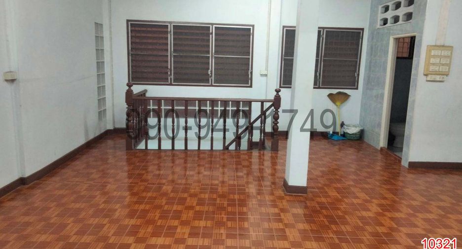 For rent 3 bedrooms house in Bang Khae, Bangkok