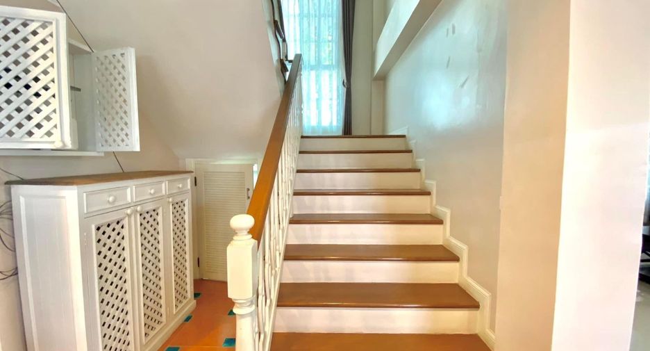 For rent 4 bedrooms house in Mueang Samut Prakan, Samut Prakan