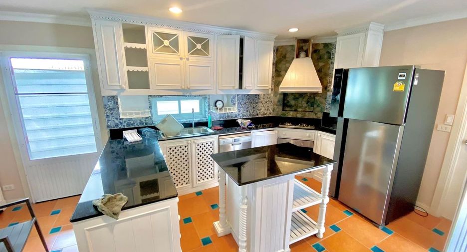 For rent 4 bedrooms house in Mueang Samut Prakan, Samut Prakan