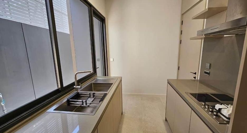 For rent and for sale 4 bedrooms house in Wang Thonglang, Bangkok