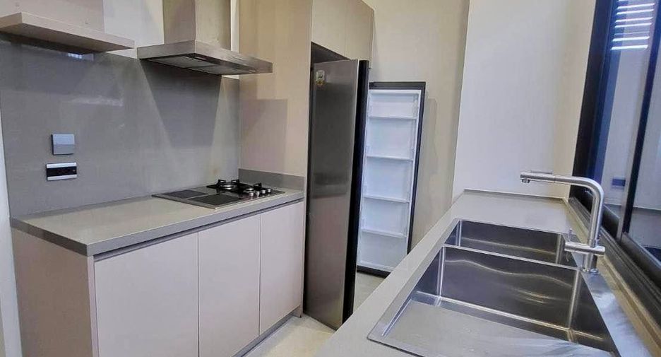 For rent and for sale 4 bedrooms house in Wang Thonglang, Bangkok