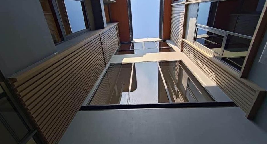 For rent and for sale 4 bedrooms house in Wang Thonglang, Bangkok