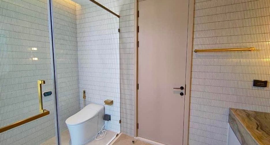 For rent and for sale 4 bedrooms house in Wang Thonglang, Bangkok