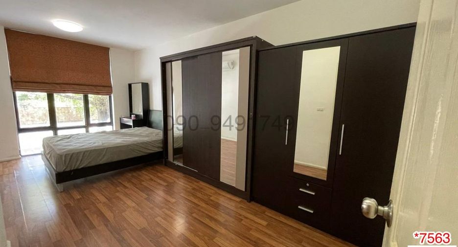 For rent 3 bedrooms townhouse in Bueng Kum, Bangkok