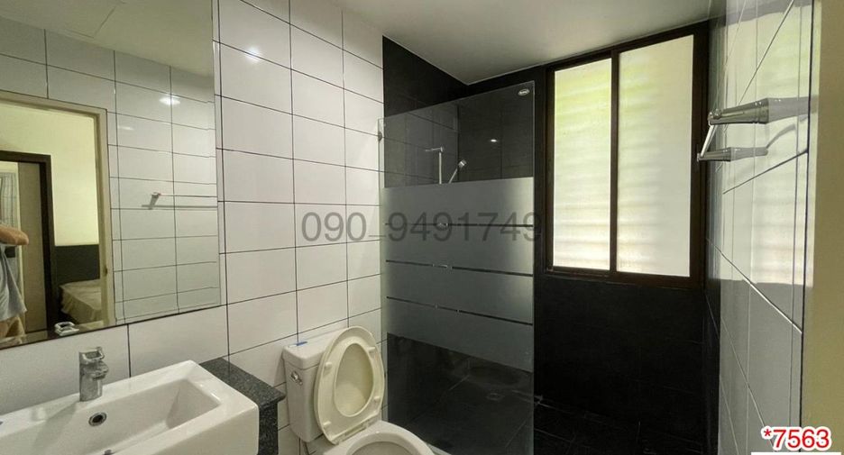 For rent 3 bedrooms townhouse in Bueng Kum, Bangkok