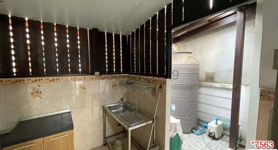 For rent 3 bedrooms townhouse in Bueng Kum, Bangkok