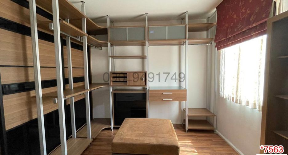 For rent 3 bedrooms townhouse in Bueng Kum, Bangkok