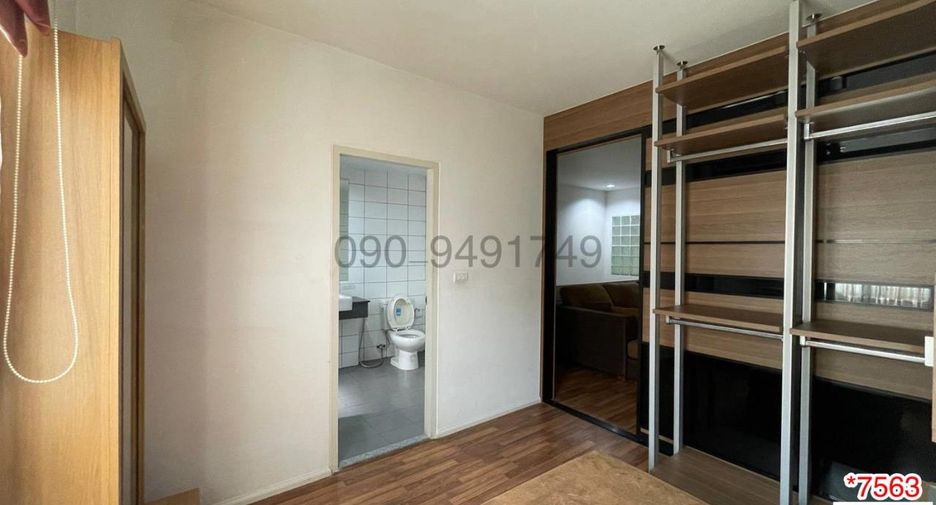 For rent 3 bedrooms townhouse in Bueng Kum, Bangkok