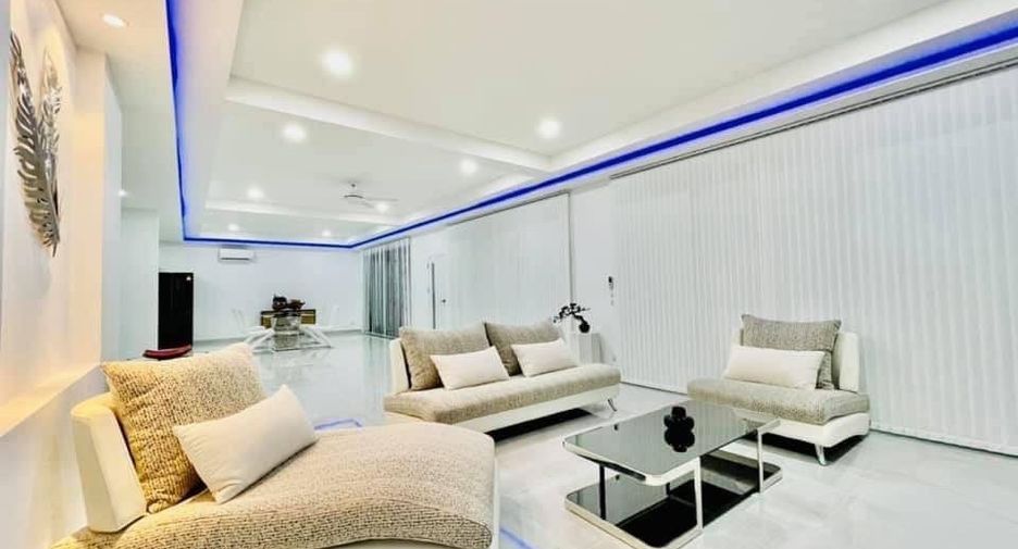 Villa en alquiler de 3 habitaciones en South Pattaya, Pattaya