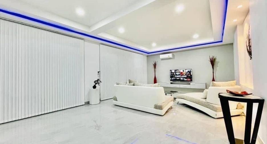 Villa en alquiler de 3 habitaciones en South Pattaya, Pattaya