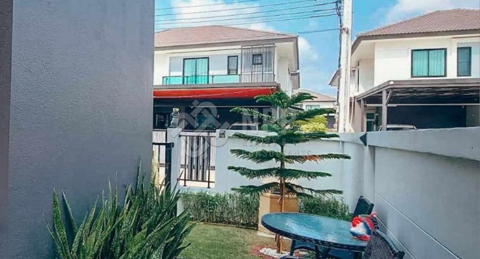 For rent and for sale 5 bed house in Bang Bo, Samut Prakan