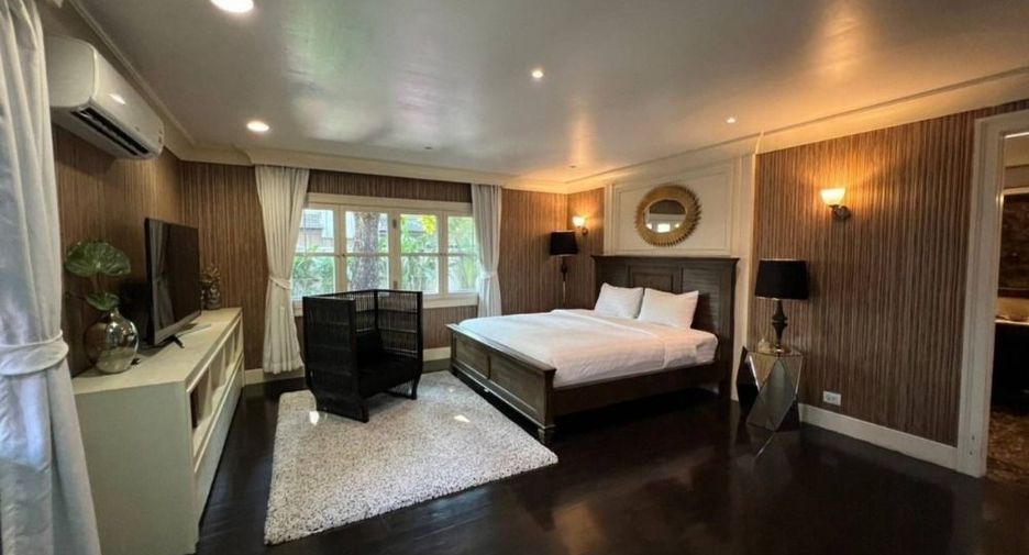 For rent 6 bedrooms house in Watthana, Bangkok