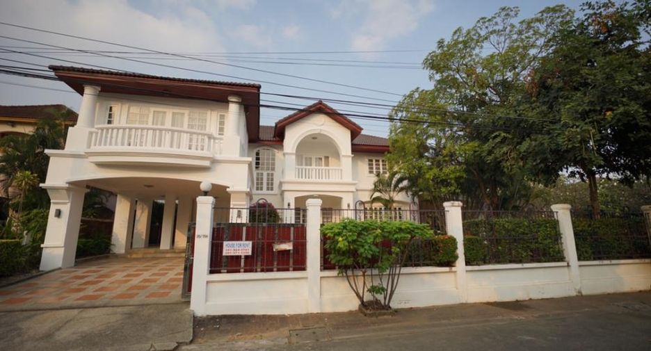 For rent 4 bed house in Mueang Samut Prakan, Samut Prakan