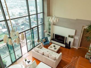 For rent 3 bedrooms condo in Khlong Toei, Bangkok