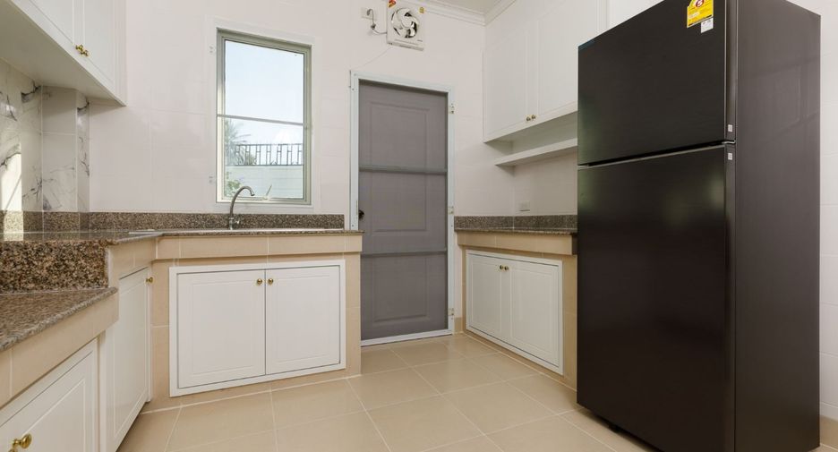 For sale 3 bedrooms house in Mueang Chiang Mai, Chiang Mai