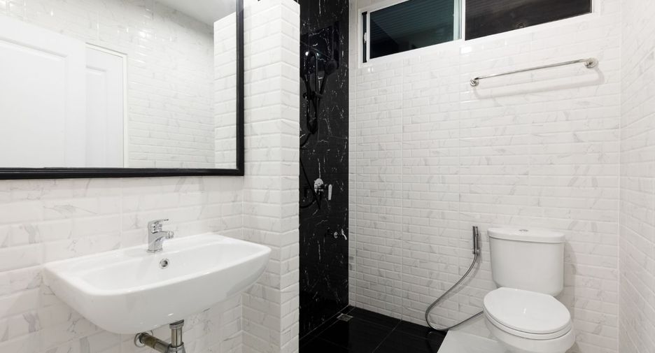 For sale 3 bedrooms house in Mueang Chiang Mai, Chiang Mai
