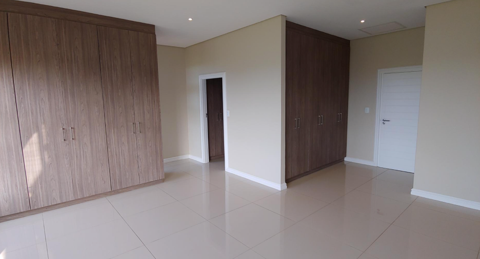 Casa adosada en venta de 3 habitaciones en Huai Thap Than, Sisaket