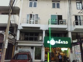For sale 7 Beds retail Space in Prawet, Bangkok