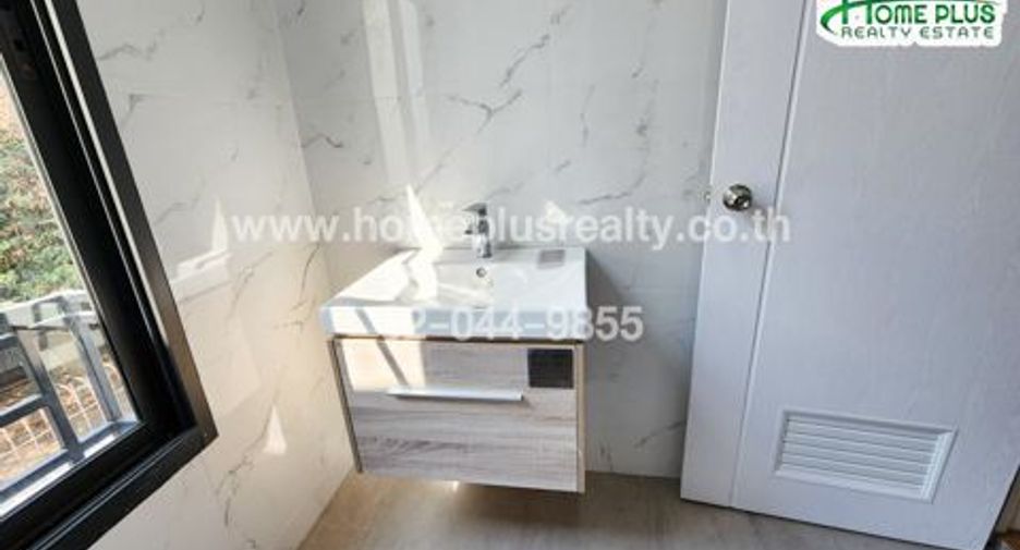 Reihenhaus zum Kauf mit 3 Zimmer in Chatuchak, Bangkok