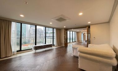 For rent 3 bedrooms condo in Pathum Wan, Bangkok