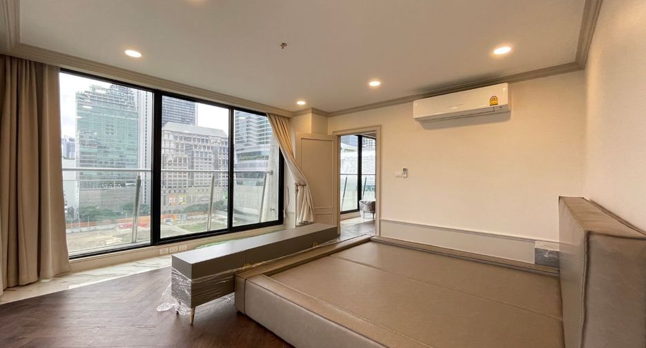 For rent 3 bedrooms condo in Pathum Wan, Bangkok