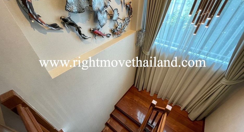 For sale 5 bedrooms house in Bang Phli, Samut Prakan