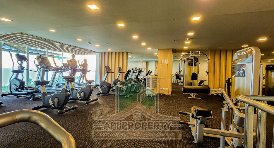For sale 3 bedrooms condo in Jomtien, Pattaya