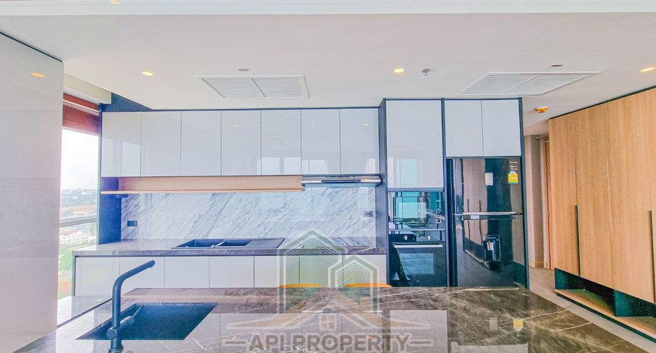For sale 3 bedrooms condo in Jomtien, Pattaya