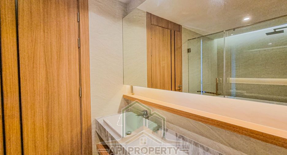 For sale 3 bedrooms condo in Jomtien, Pattaya