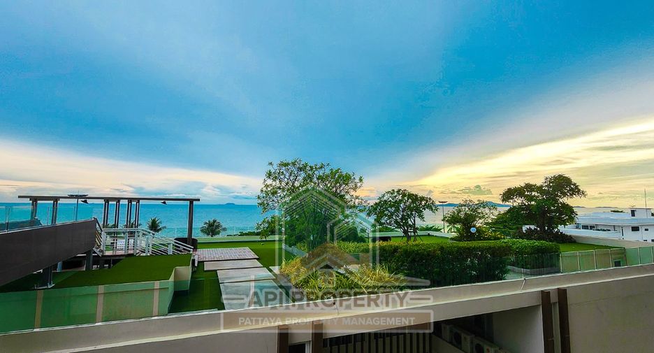 For sale 3 bedrooms condo in Jomtien, Pattaya