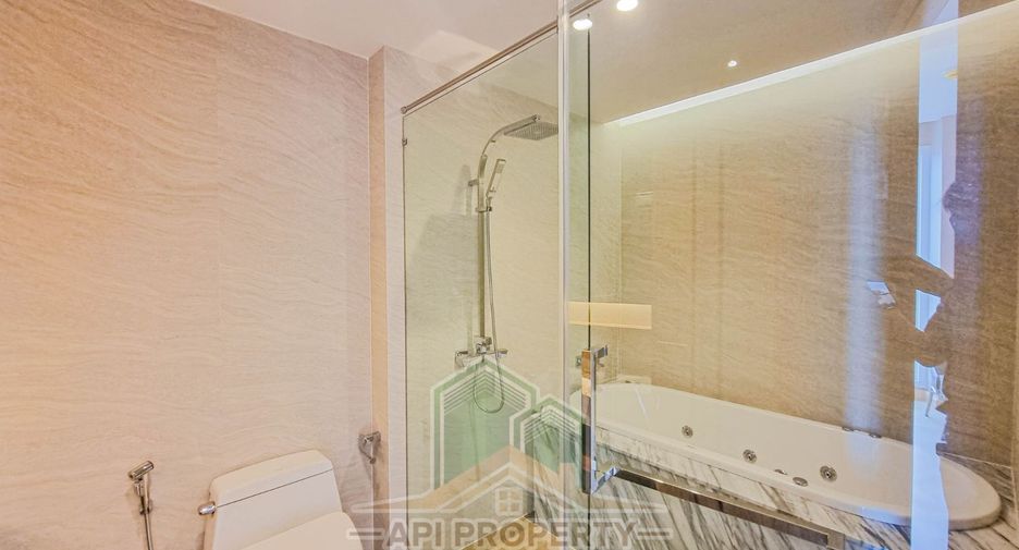 For sale 3 bedrooms condo in Jomtien, Pattaya