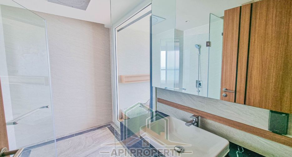 For sale 3 bedrooms condo in Jomtien, Pattaya