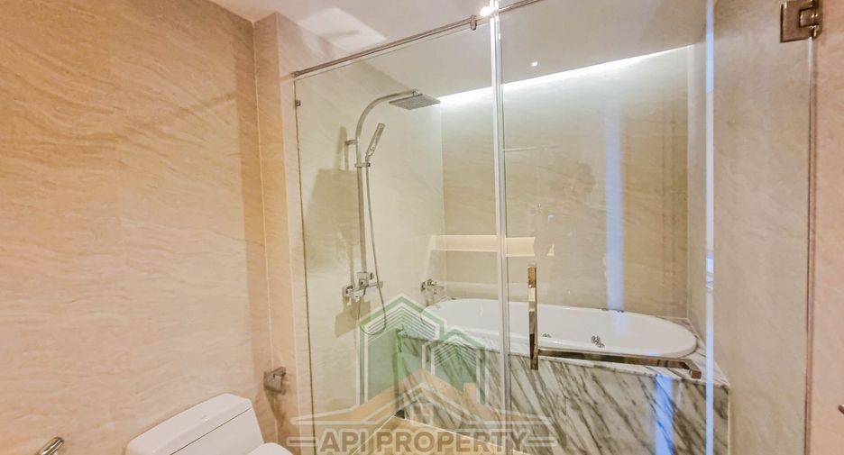 For sale 3 bedrooms condo in Jomtien, Pattaya