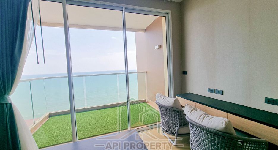For sale 3 bedrooms condo in Jomtien, Pattaya