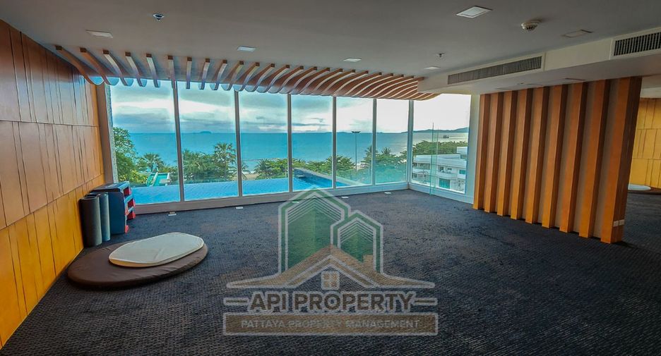 For sale 3 bedrooms condo in Jomtien, Pattaya