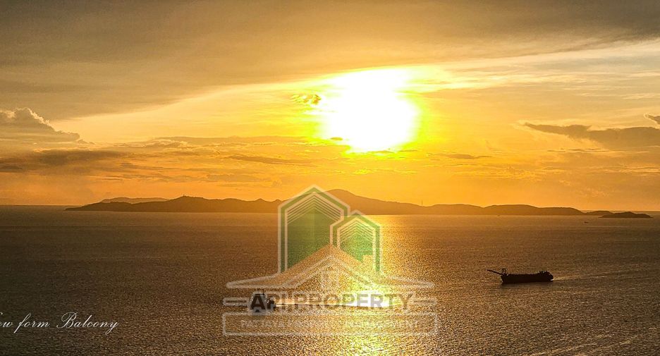 For sale 3 bedrooms condo in Jomtien, Pattaya