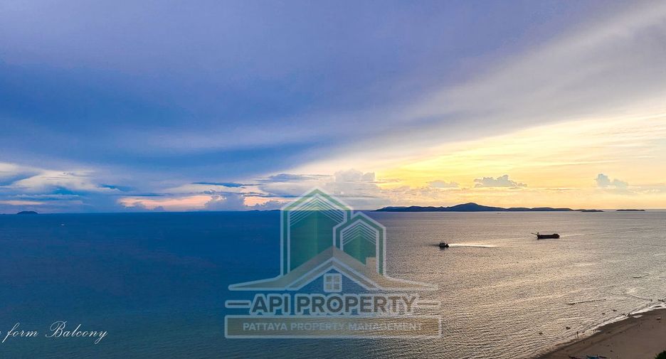 For sale 3 bedrooms condo in Jomtien, Pattaya