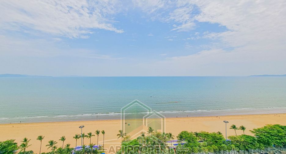 For sale 3 bedrooms condo in Jomtien, Pattaya