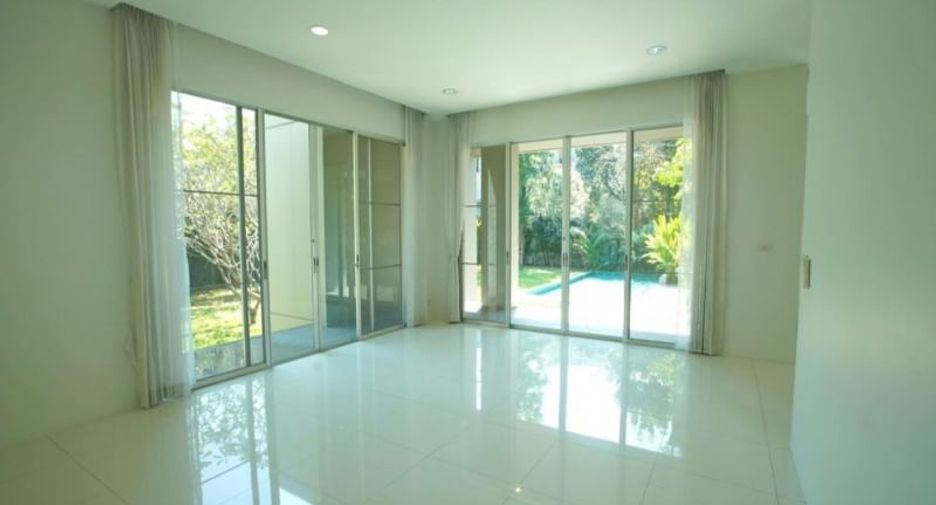 For rent and for sale 5 bed house in Pak Kret, Nonthaburi