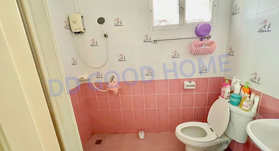 For sale 3 ベッドルーム house in Phutthamonthon, Nakhon Pathom