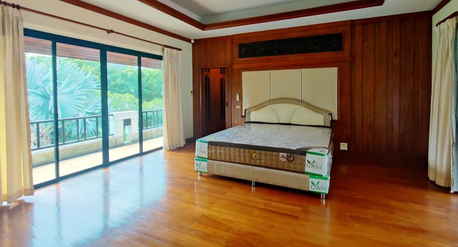 For sale 7 bed villa in Mueang Phuket, Phuket