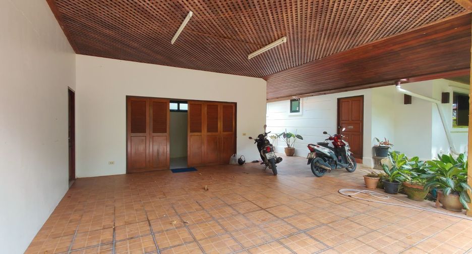 For sale 7 bed villa in Mueang Phuket, Phuket