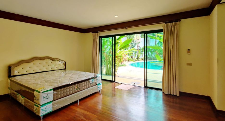 For sale 7 bed villa in Mueang Phuket, Phuket