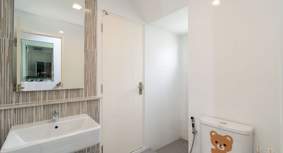 Haus zum Kauf mit 4 Zimmer in Bang Bon, Bangkok
